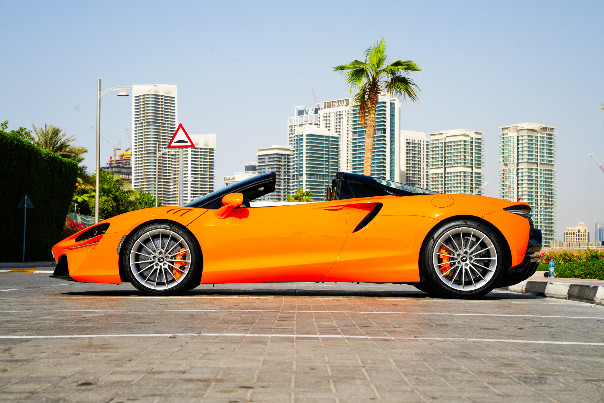 McLaren Artura spider